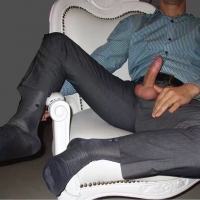 穿丝袜挺着大鸡吧喂小奴吃