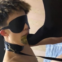 Amigo2021- 骚受狂舔猛主的金趾袜