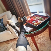 Irresistible 丝袜杂图