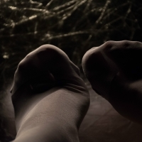 想在趾缝中穿梭吗？