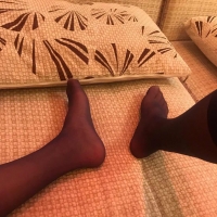 已经穿上了  快来舔