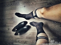 深蓝色日式丝袜和袜带