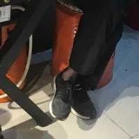 吃饭碰到露出黑丝的大叔