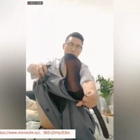 【在线】【国产】丝袜小哥套丝飞机插菊花发骚，诱人