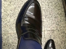 皮鞋对对袜搭配也很赞