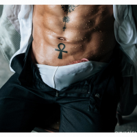 正装帅哥大屌露出，捆绑play{2}