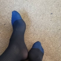 真的很少单独拍丝袜照！总觉得丝袜和皮鞋配在一起才更有感觉！