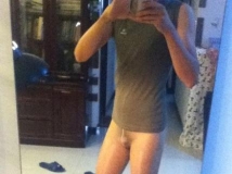 肉色的连裤袜。