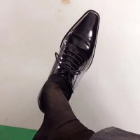 小奴舔皮鞋丝袜