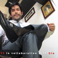 【在线】【欧美】帅哥Gio的正装丝袜诱惑，想不想去跪舔