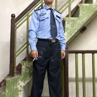 穿锦纶丝的警官吸坏人给的中华后，竟然。。。