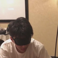 【在线】【国产】丝袜帅奴被调教吃丝袜脚，被丝袜虐射了