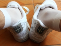 回力鞋与白色对对袜