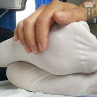 偷玩白丝，他不知道